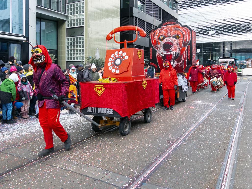 Sujet Fasnacht 2023: Mir gseen root (wo blybbt dr Superheld?)